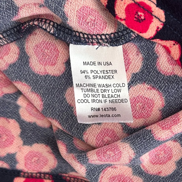 Leota Pink and Navy Flowered Top - Picture 6 of 6